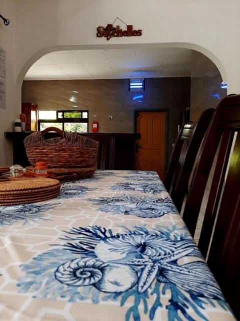 Hotel La Source Self Catering Isola di Isola di La Digue Esterno foto